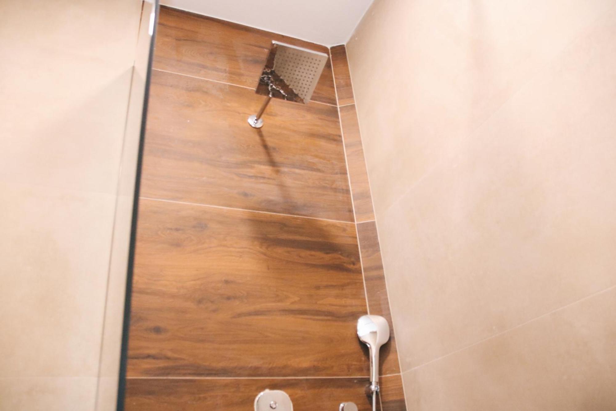 Hotel Rozafa Suhareke Екстериор снимка
