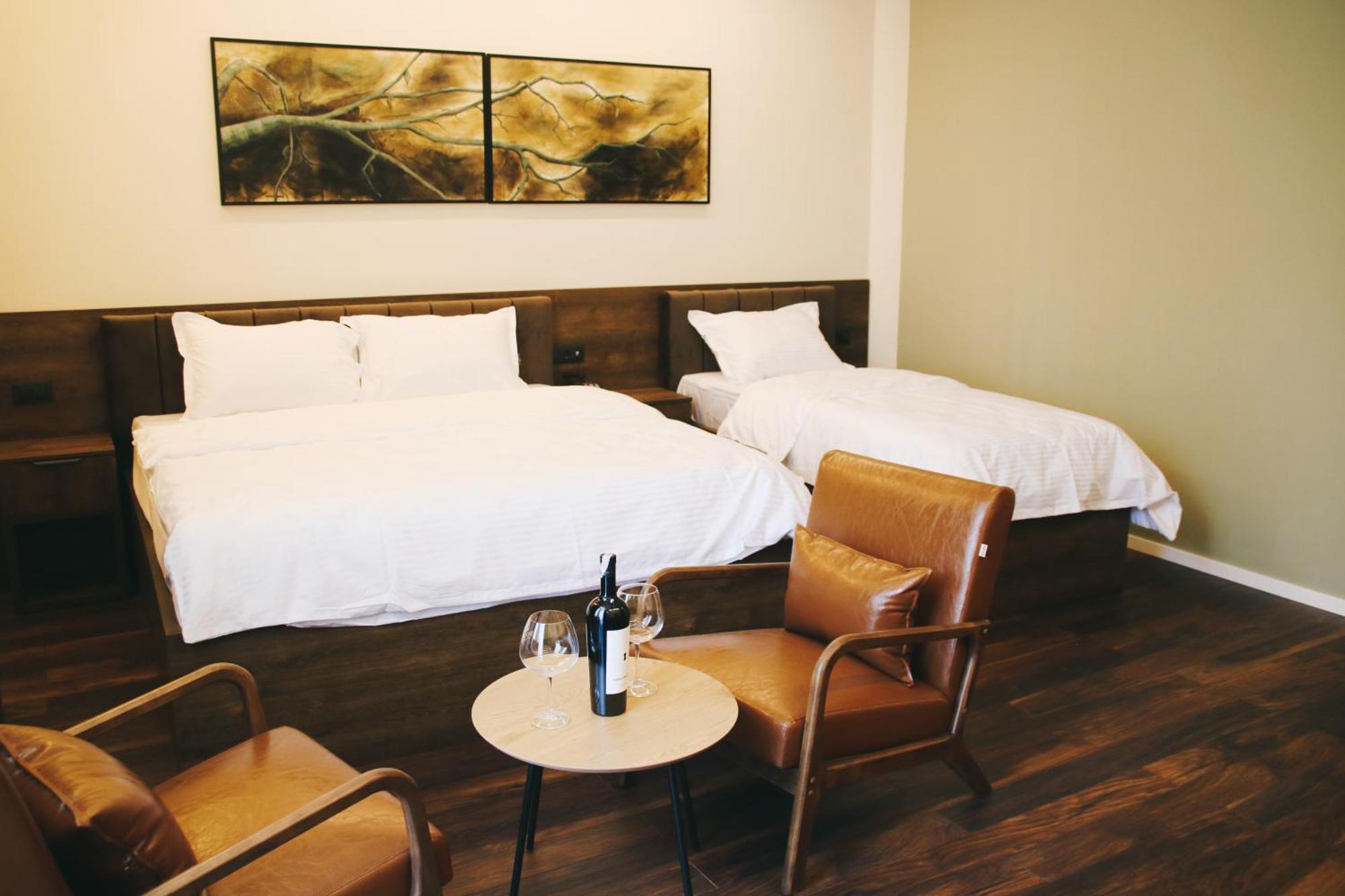 Hotel Rozafa Suhareke Екстериор снимка