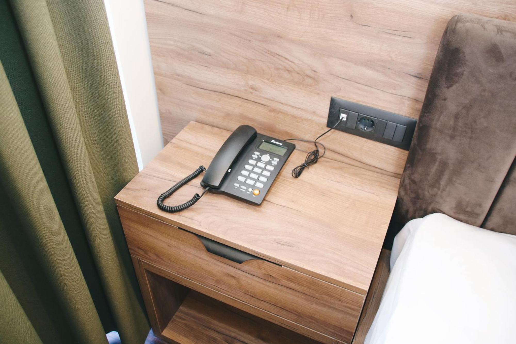 Hotel Rozafa Suhareke Екстериор снимка