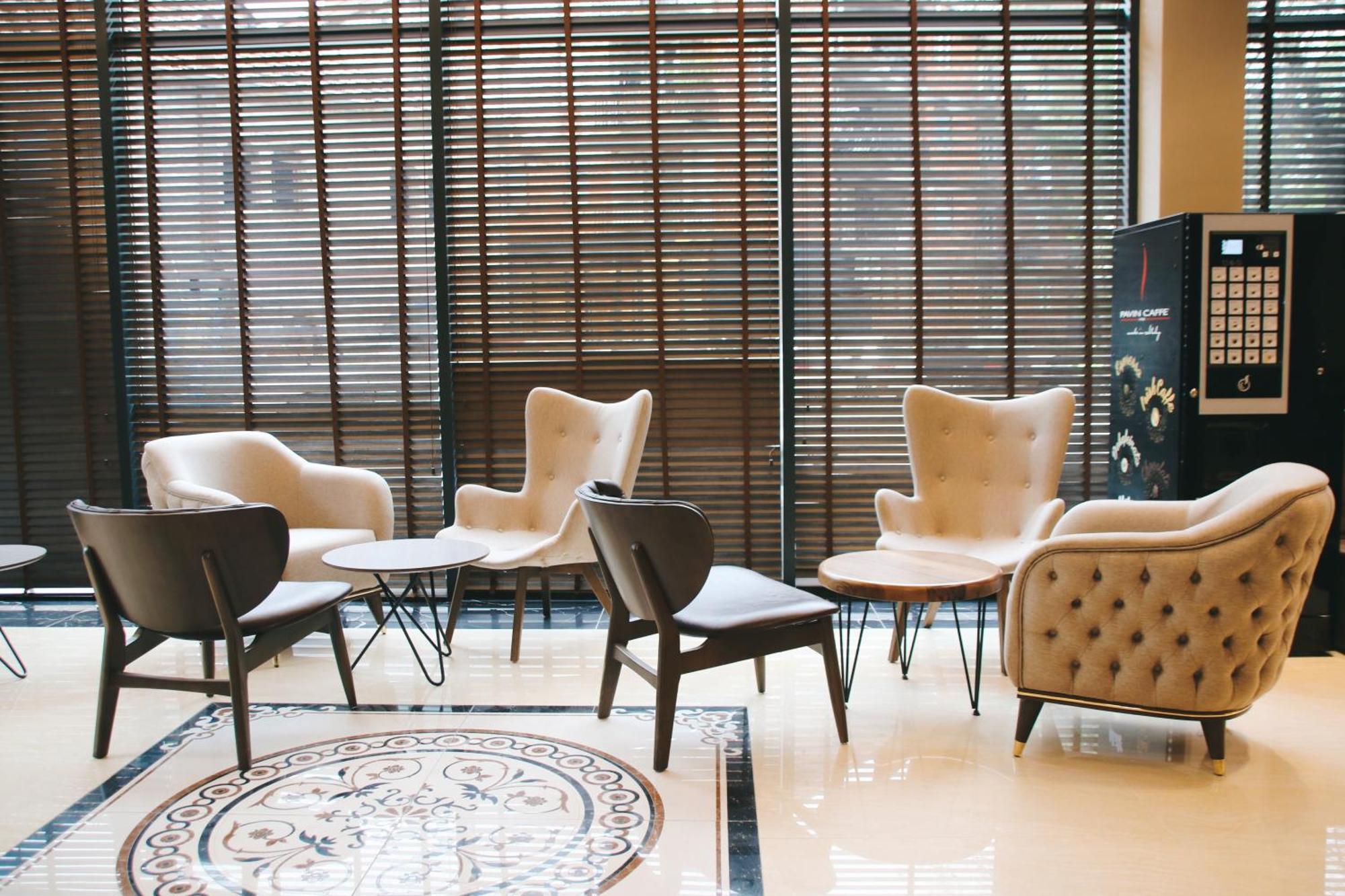 Hotel Rozafa Suhareke Екстериор снимка
